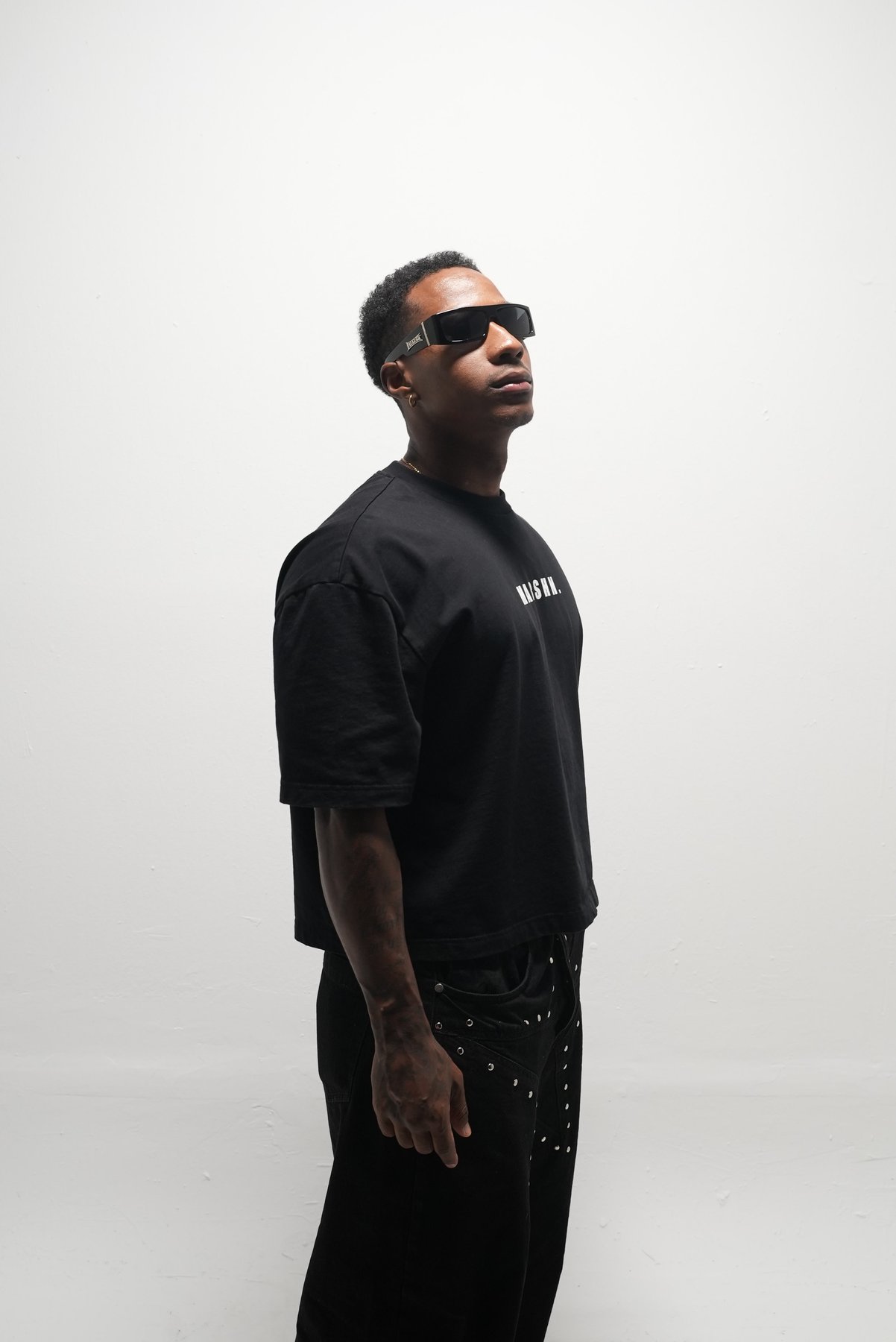 Black Tee — full body